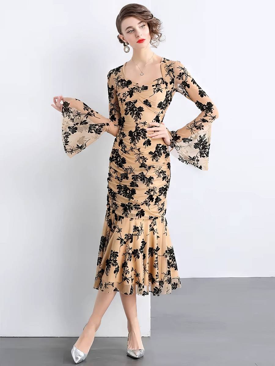 Robe Beige Et Noir​