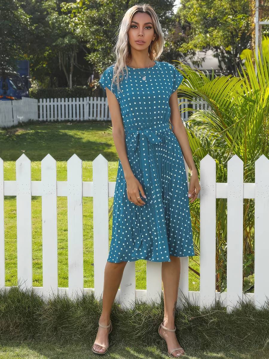 Robe Bicolore Blanc Et Bleu Clair Midi À Pois Ceinturée Manches Courtes