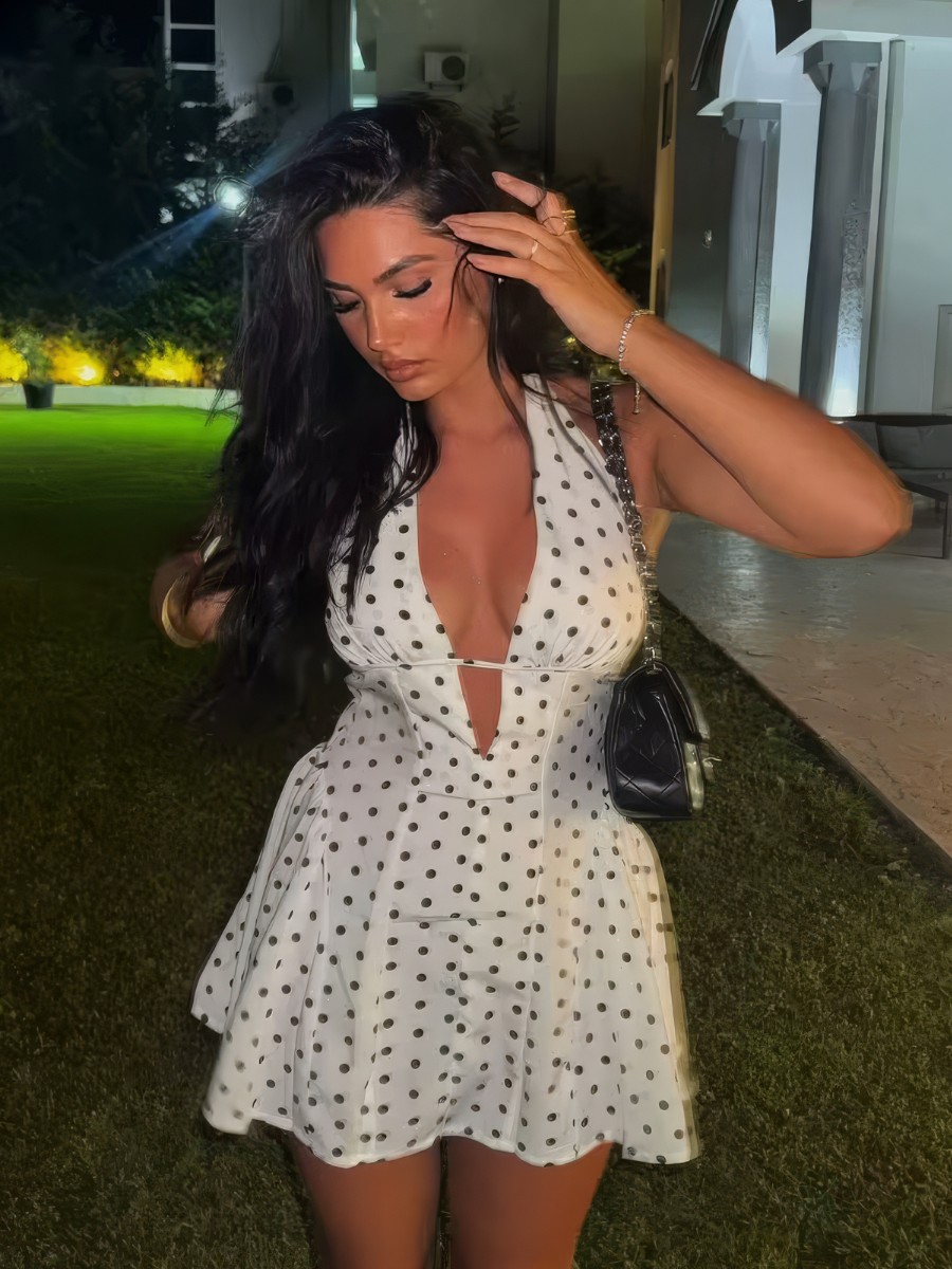 Robe Blanc Et Noir Courte À Pois Coupe Trapèze