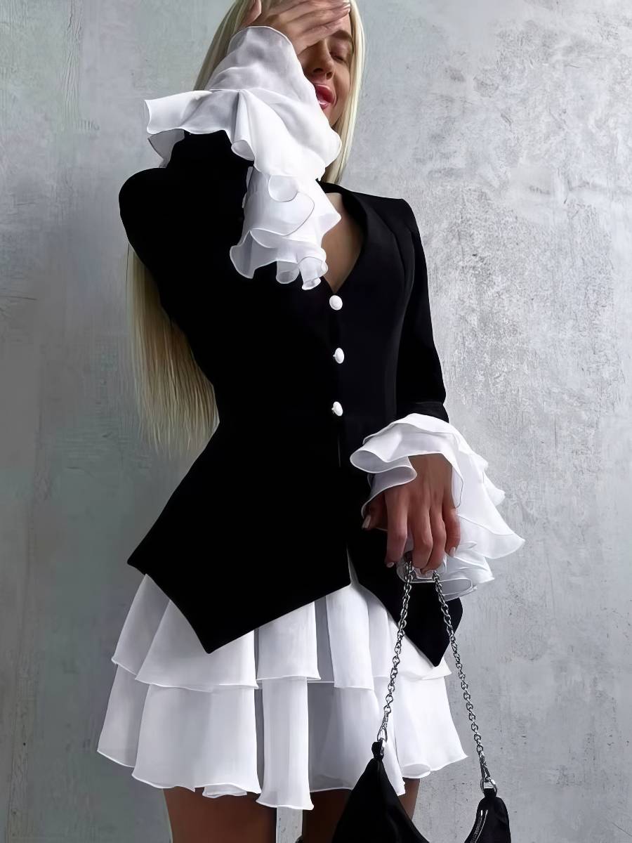 Robe Blanc Et Noir Courte Boutonnée Élégante