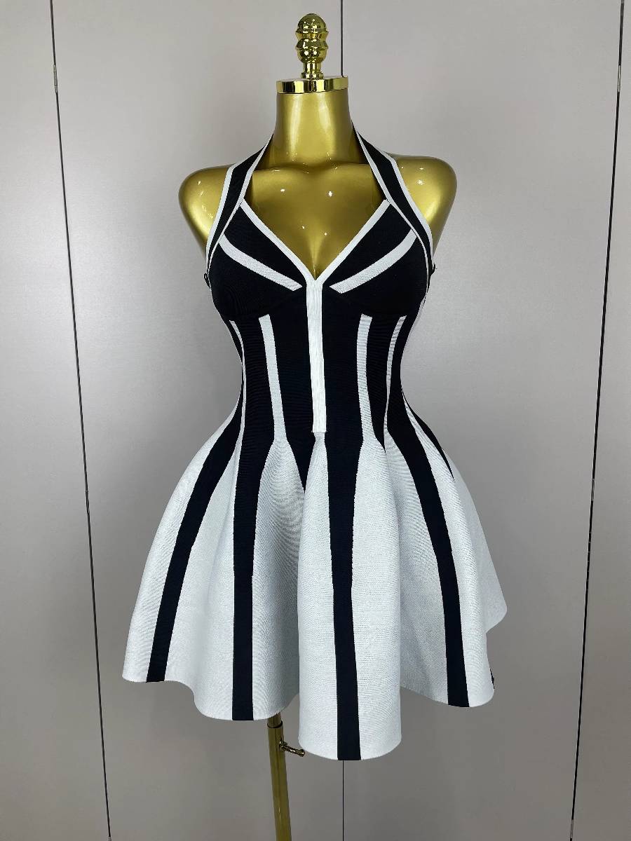 Robe Blanc Et Noir Courte Évasée À Rayures Verticales – Image 7