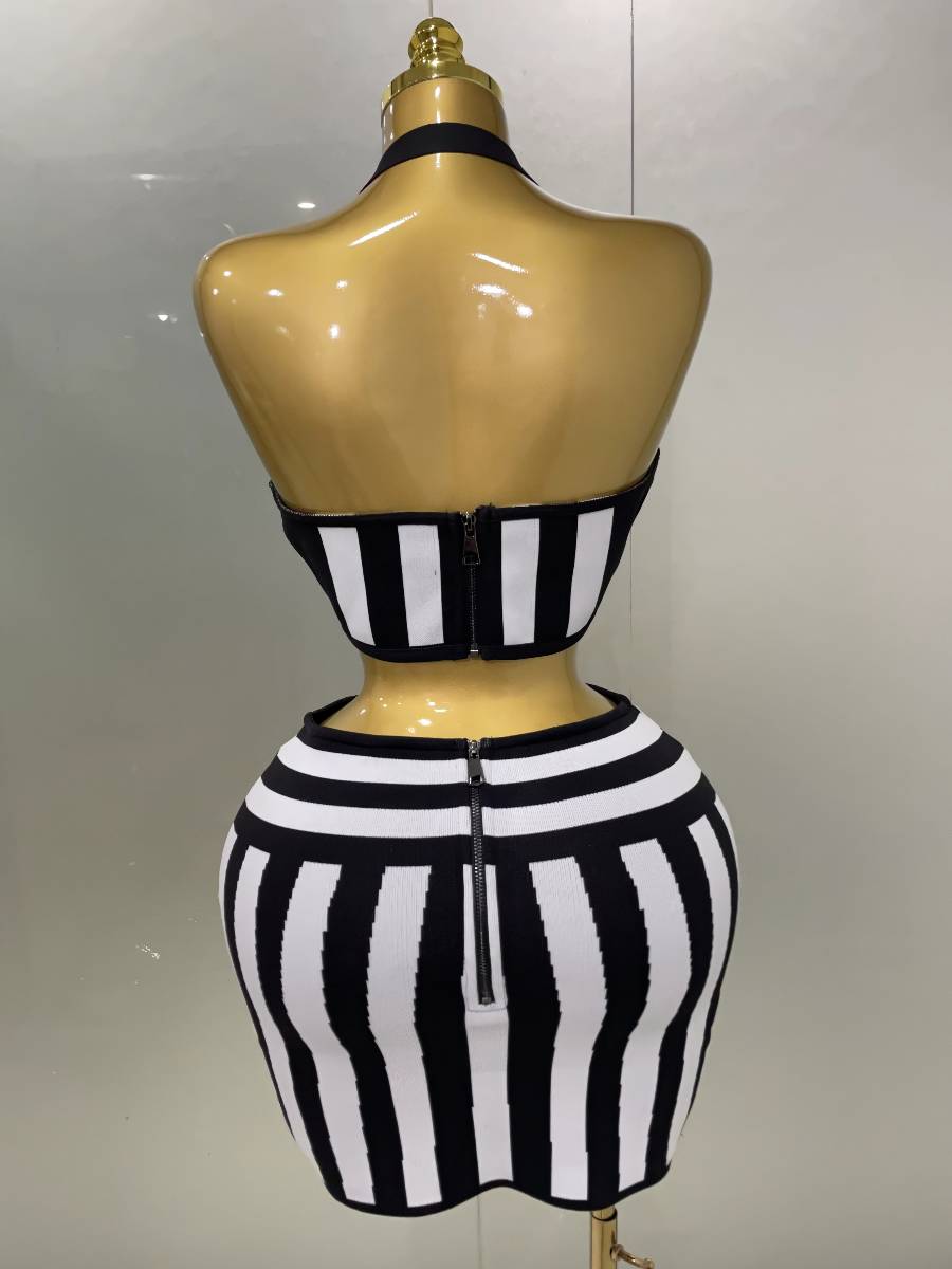 Robe Blanc Et Noir Courte Moulante À Rayures Graphiques – Image 4