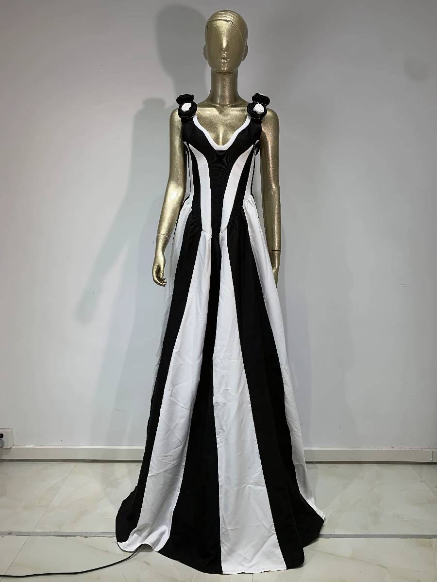 Robe Blanc Et Noir Longue À Motif Graphique Rayures Contrastées – Image 4