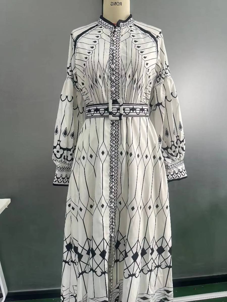 Robe Blanc Et Noir Longue Imprimée Graphique Moderne – Image 6