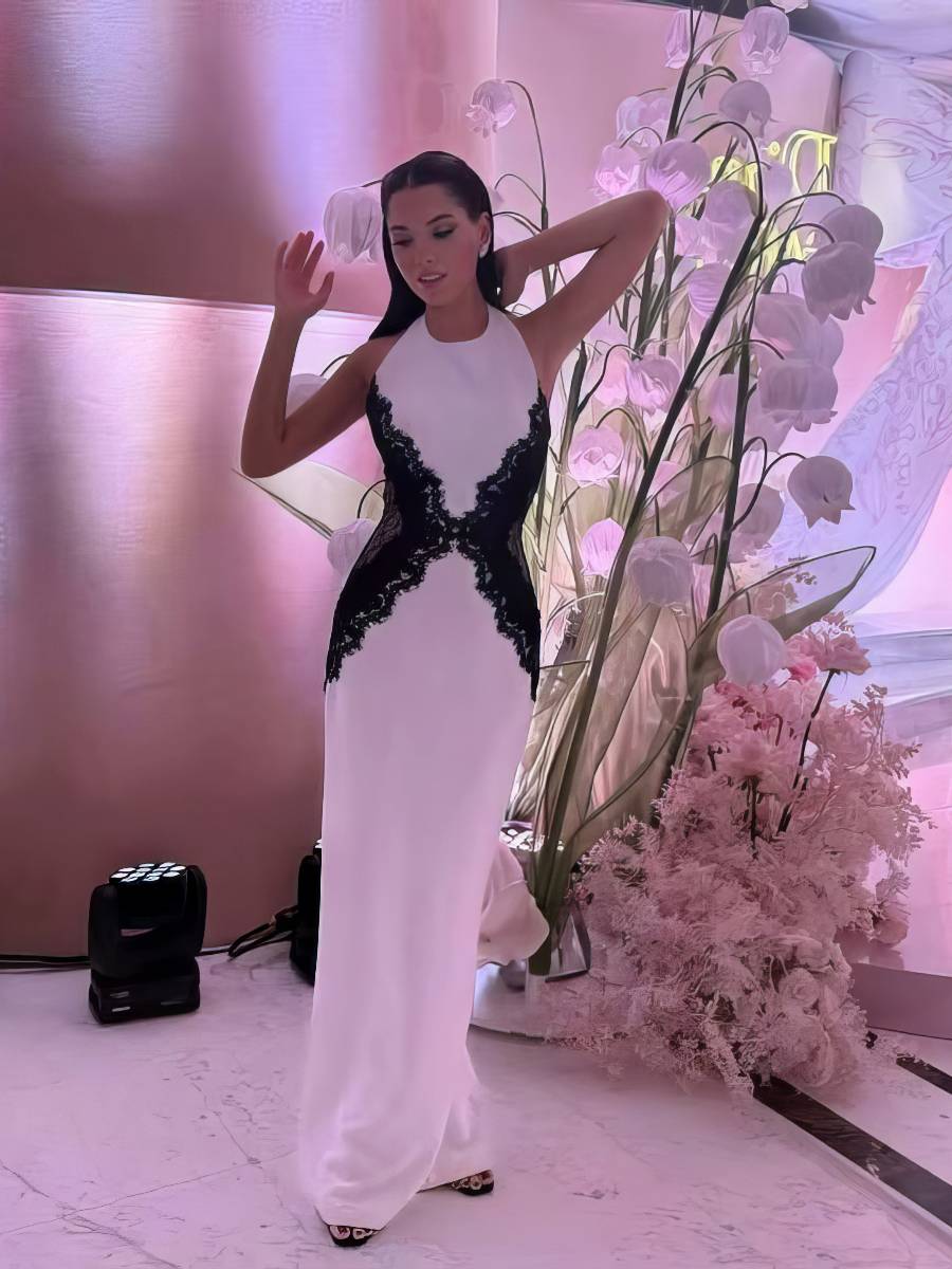 Robe Blanc Et Noir Longue Moulante Élégante En Dentelle – Image 4