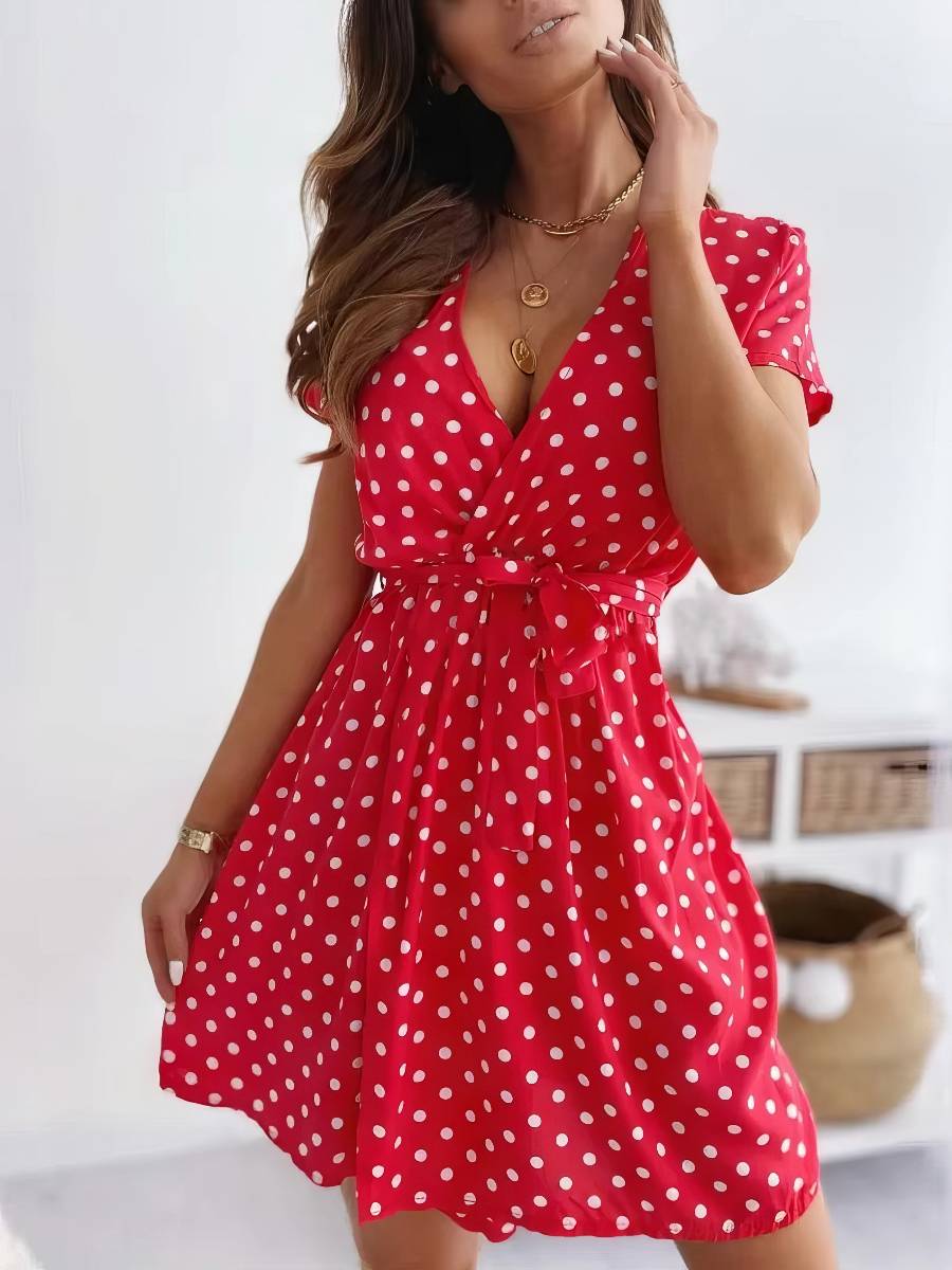 Robe Blanc Et Rouge À Pois Coupe Patineuse