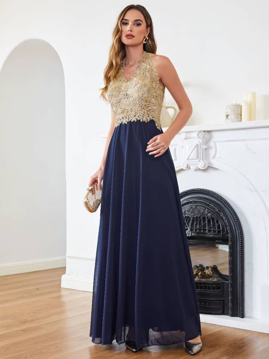 Robe Bleu Et Doré Longue Décolleté Brodé Élégante – Image 3