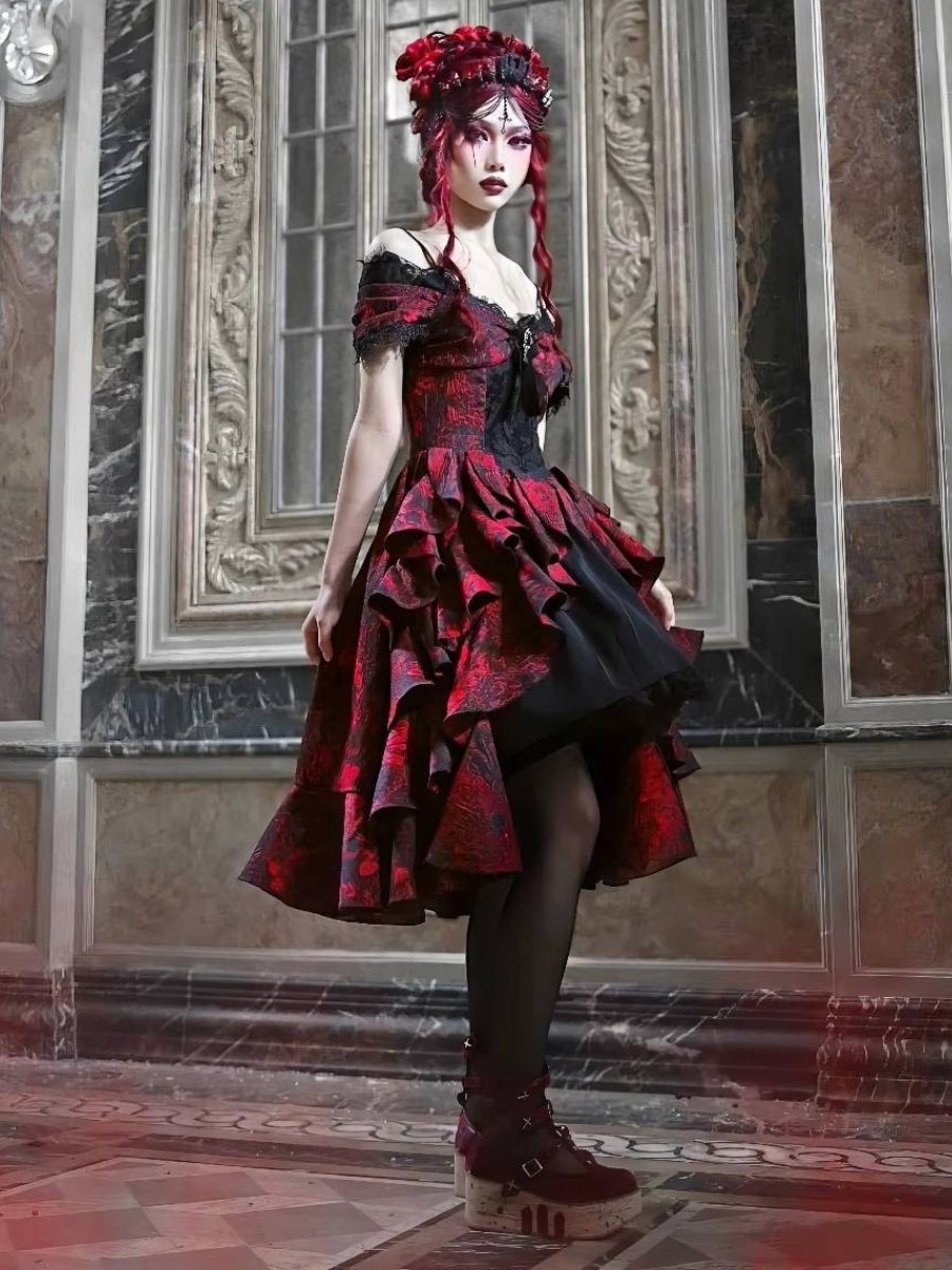 Robe Gothique Noir Et Rouge Style Romantique Sombre