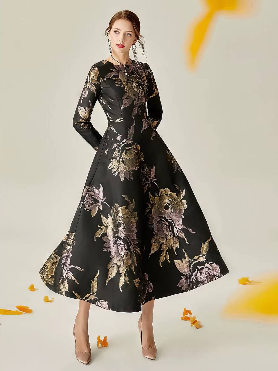 Robe Noir Et Doré Motif Fleurs Baroques – Image 4