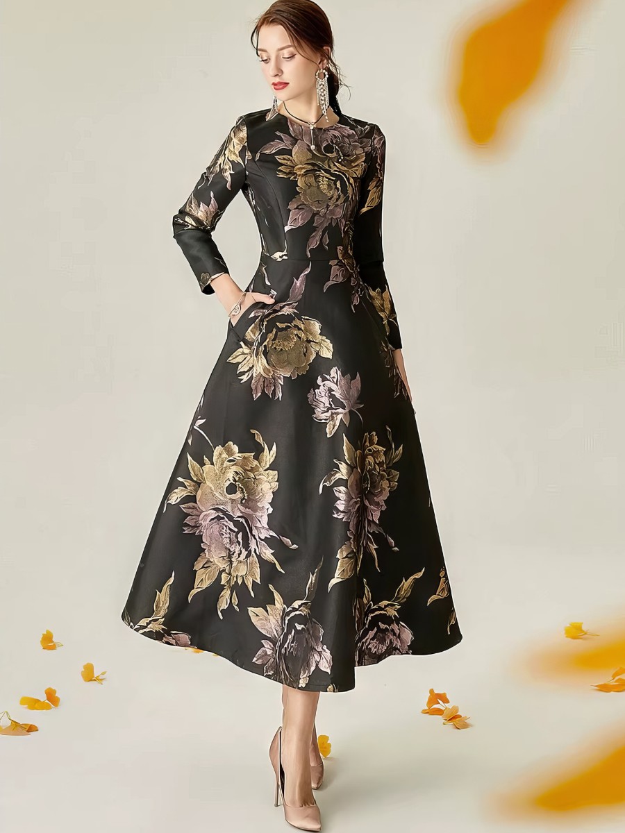 Robe Noir Et Doré Motif Fleurs Baroques