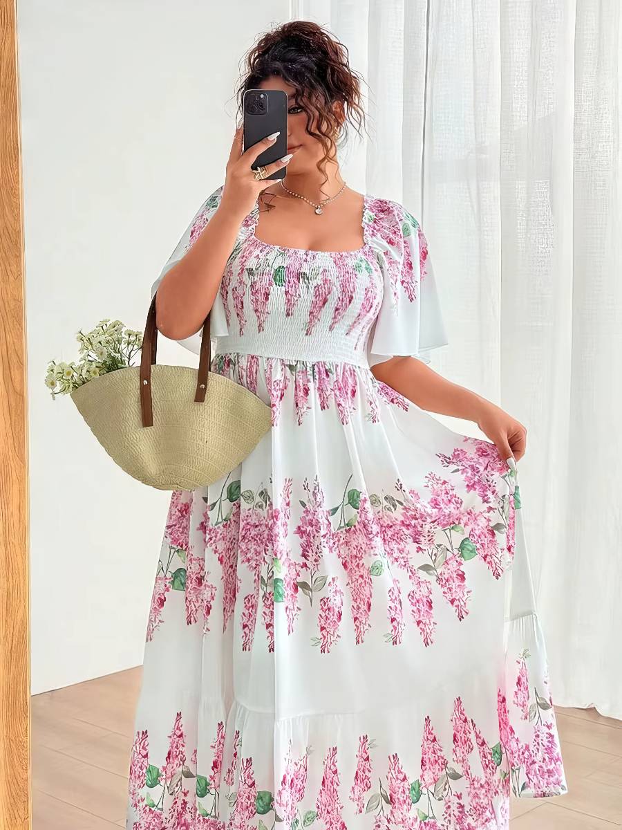 Robe Rose Et Blanc À Motifs Floraux Coupe Empire Fluide Et Romantique